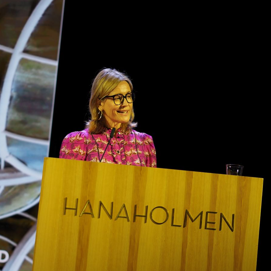 Viveka Sjögren läser ur sin bok Någons bror